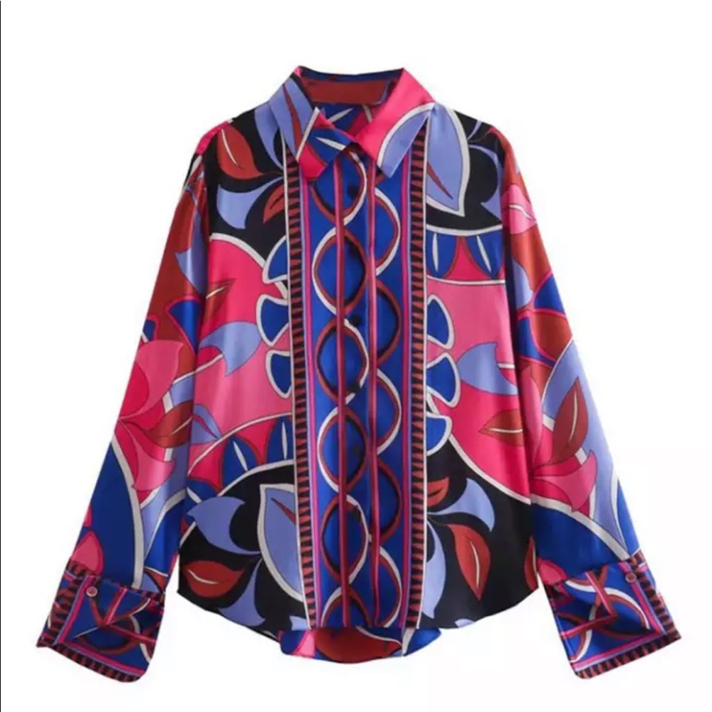 NWT Satin button shirt - M